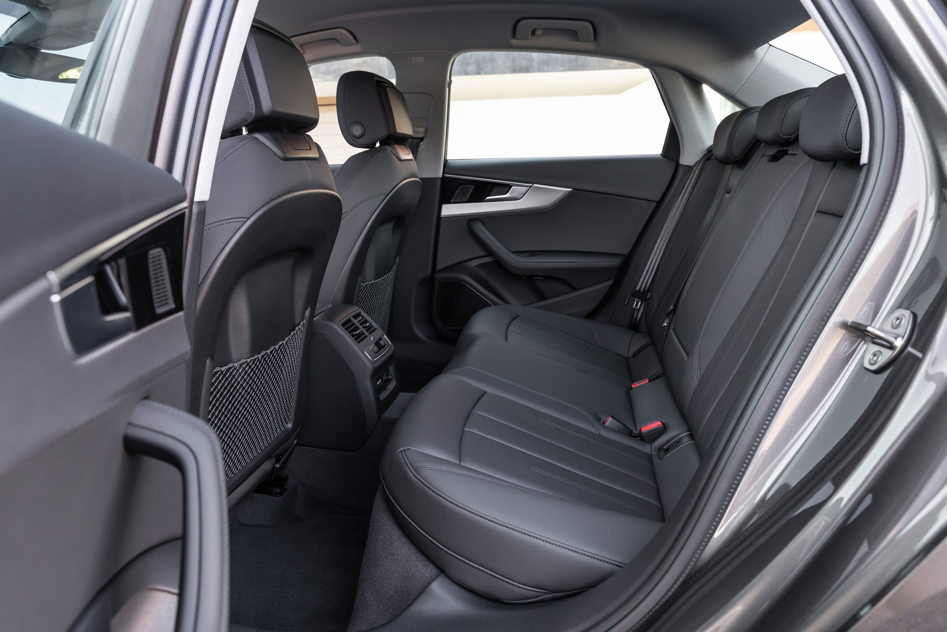 Audi A4 limousine 45 TFSI quattro