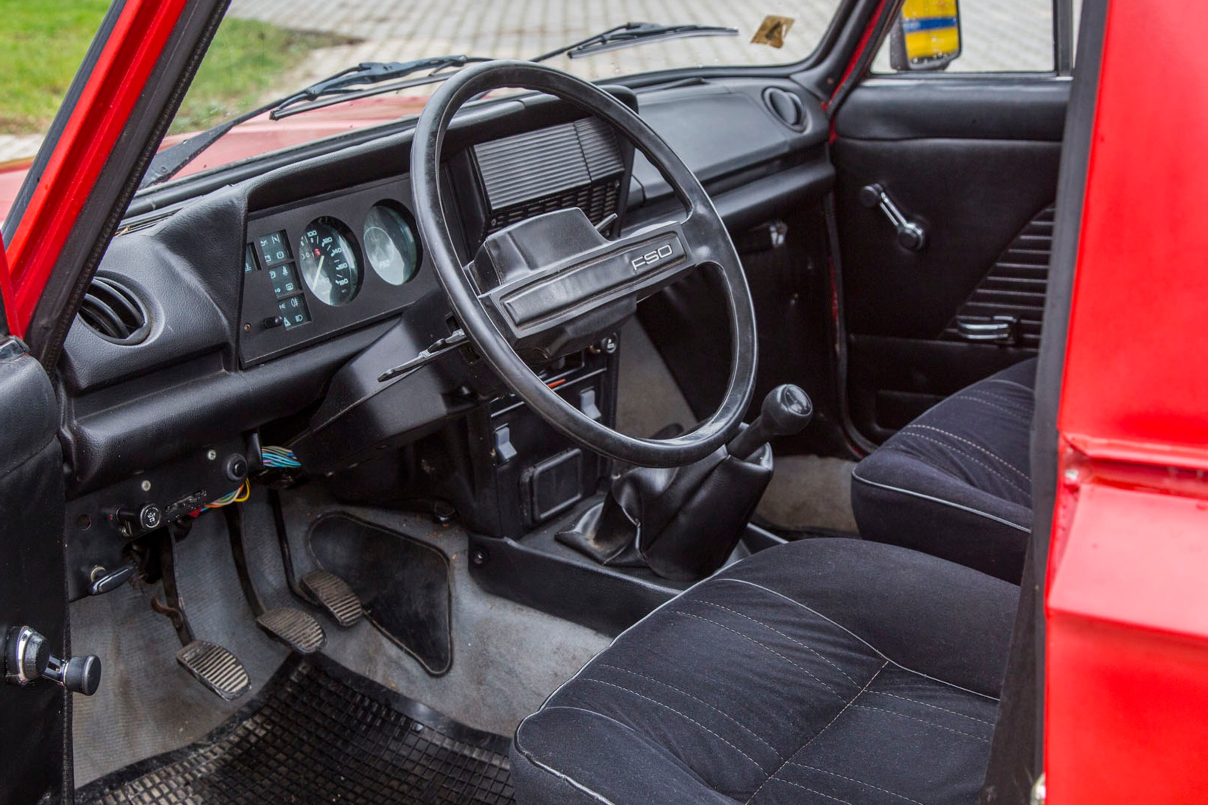 Prosty quiz o autach PRL. 10 pytań. Nie chwal się wynikiem, jeżeli masz poniżej 8/10 [QUIZ]