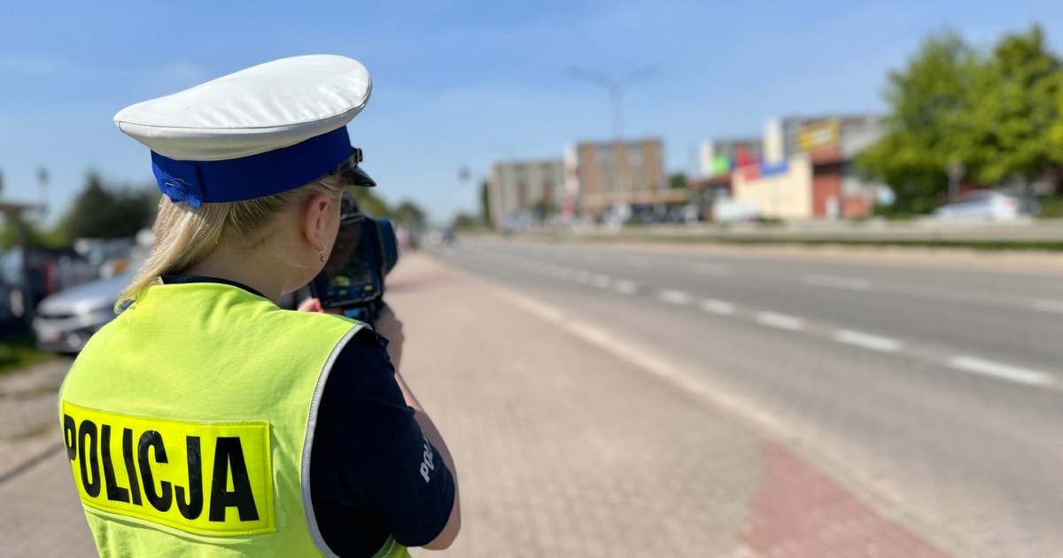 Policjanci zatrzymali ich w nocy. Obaj nie mają już prawa jazdy