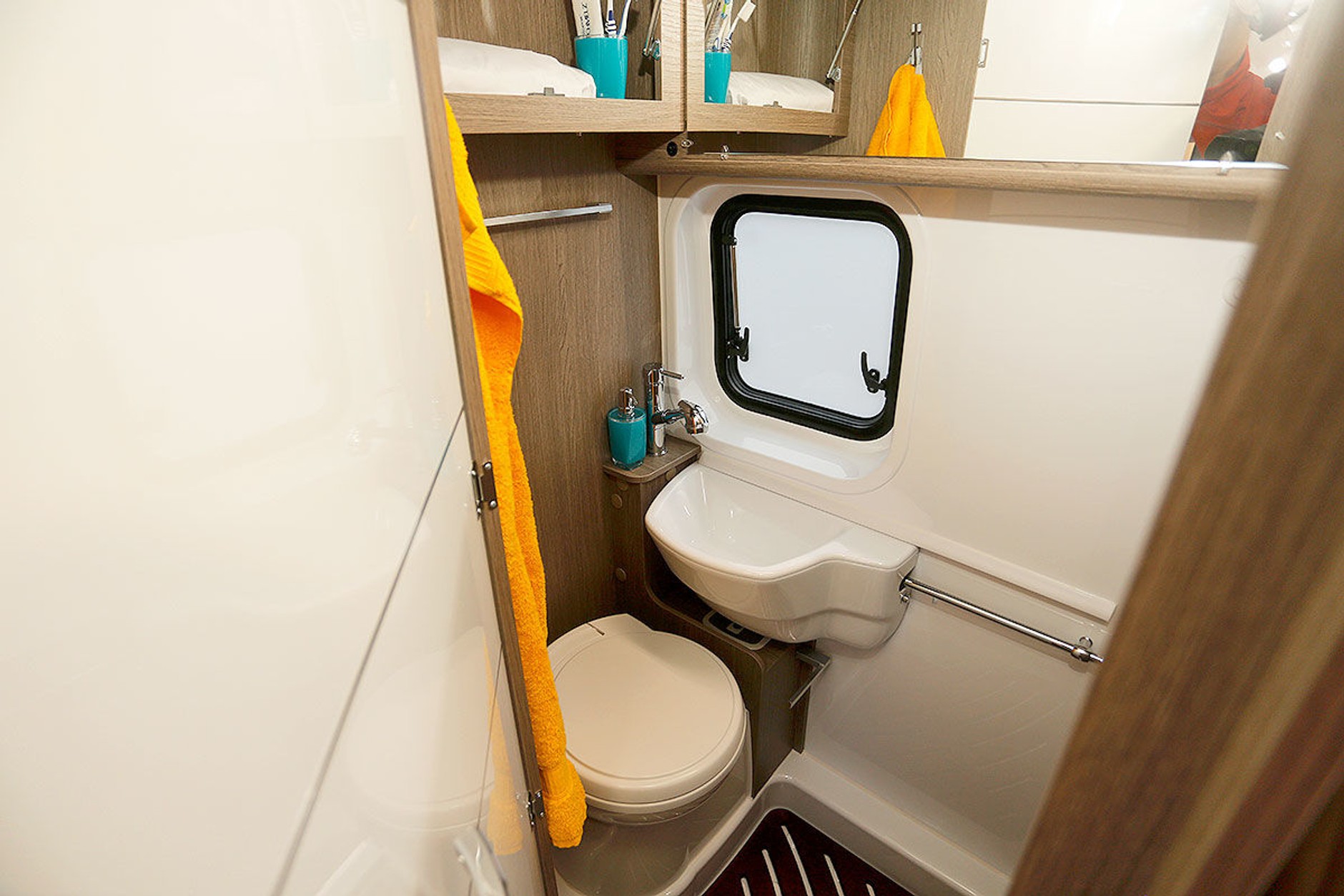 Kampery z piętrowymi łóżkami – test porównawczy