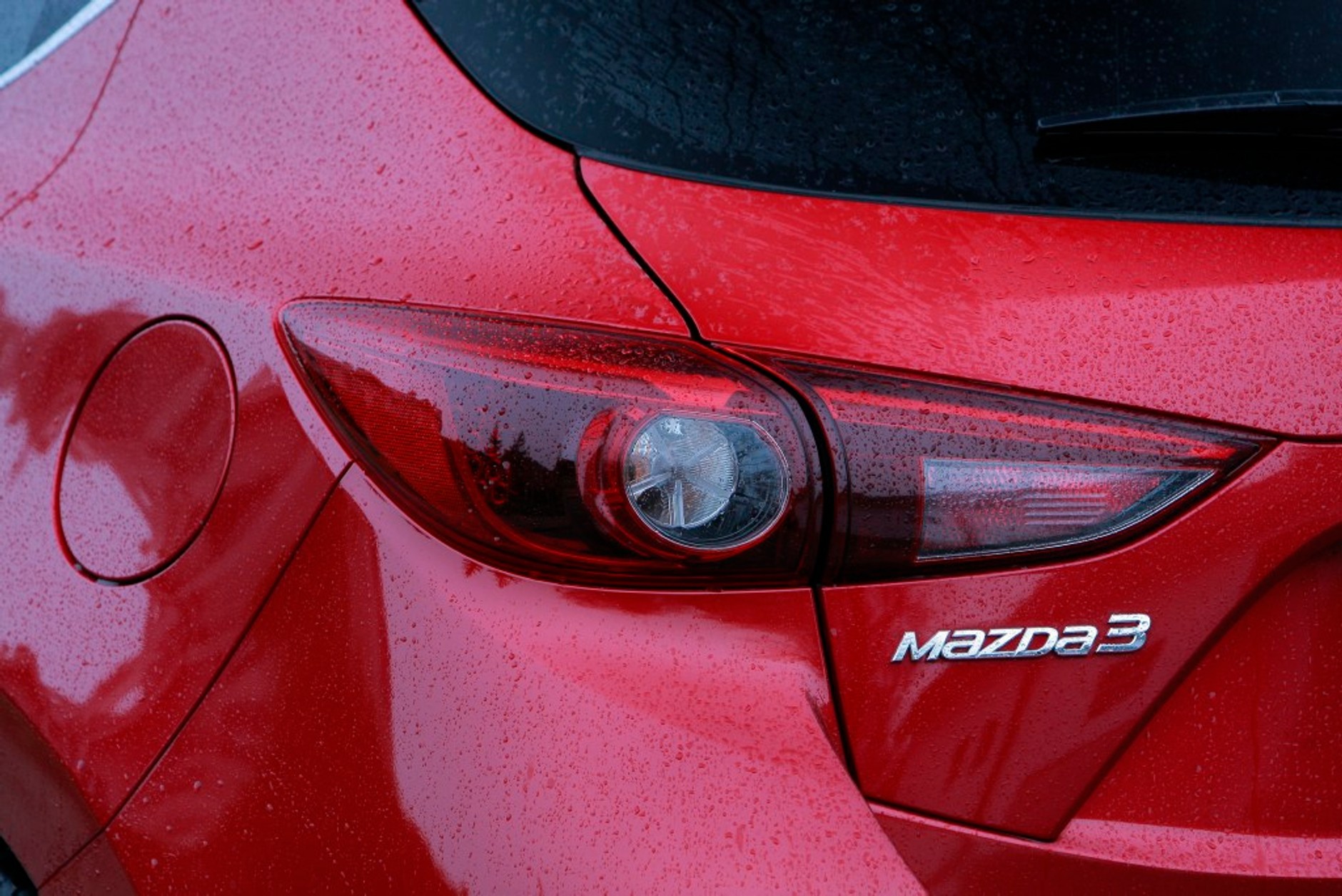 Nowa Mazda 3, tylne lampy