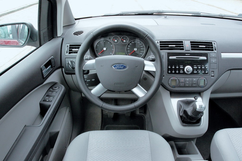 Ford Focus C-Max kontra Toyota Corolla Verso: vany idealne nie tylko w wakacje