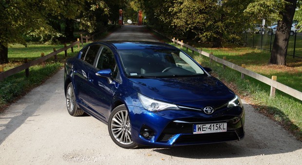 Używana Toyota Avensis. Bierzemy na warsztat trzy generacje