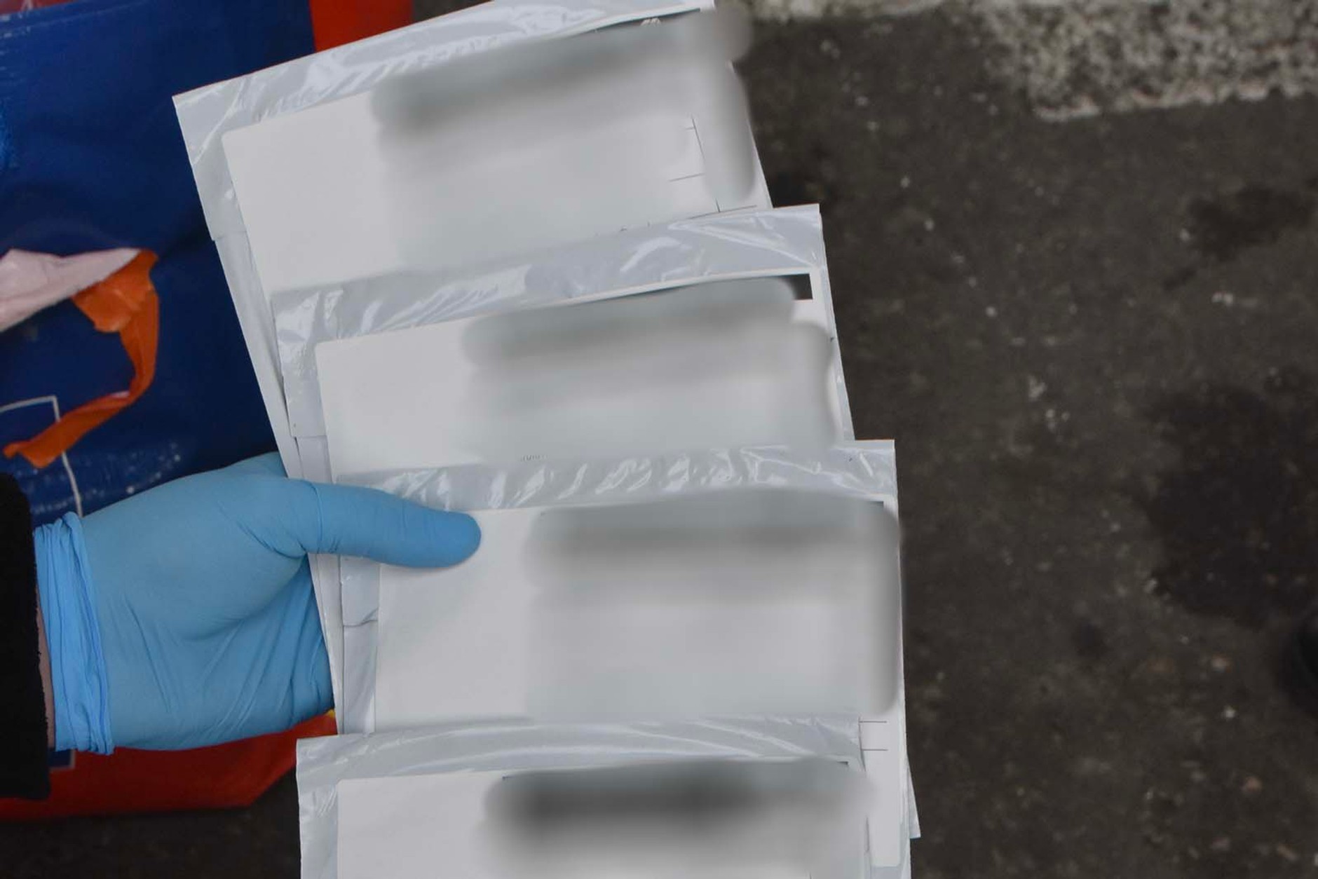 Straż Graniczna odkryła w chipsach podrobione prawa jazdy