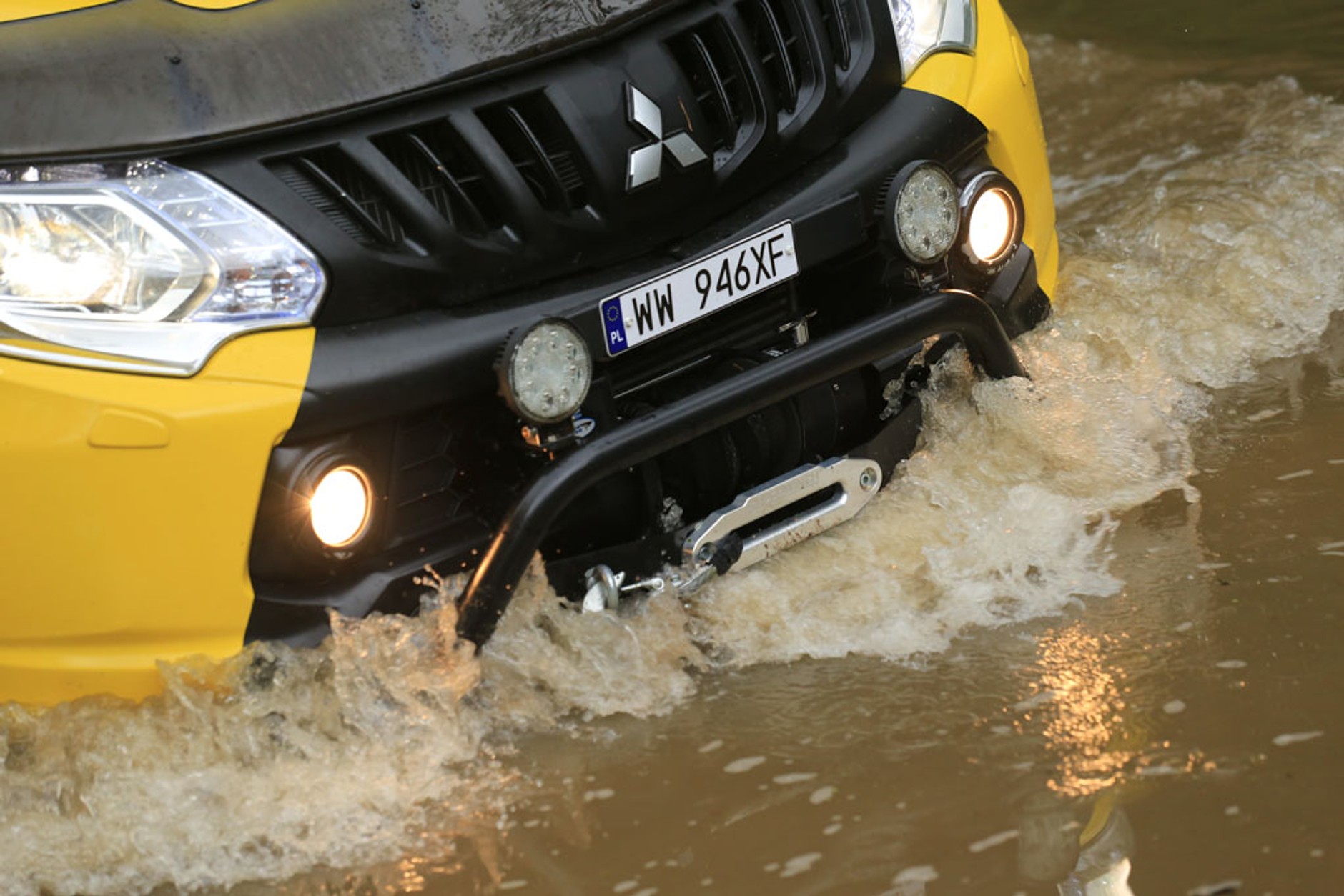 Mitsubishi L200 Monster - potwornie pracowity