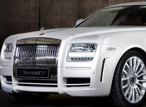 Bardzo droga kolizja Rolls-Royce'a z Lamborghini