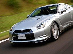 Skonfiskowany Nissan GT-R będzie przewoził organy - nowe auto GNR