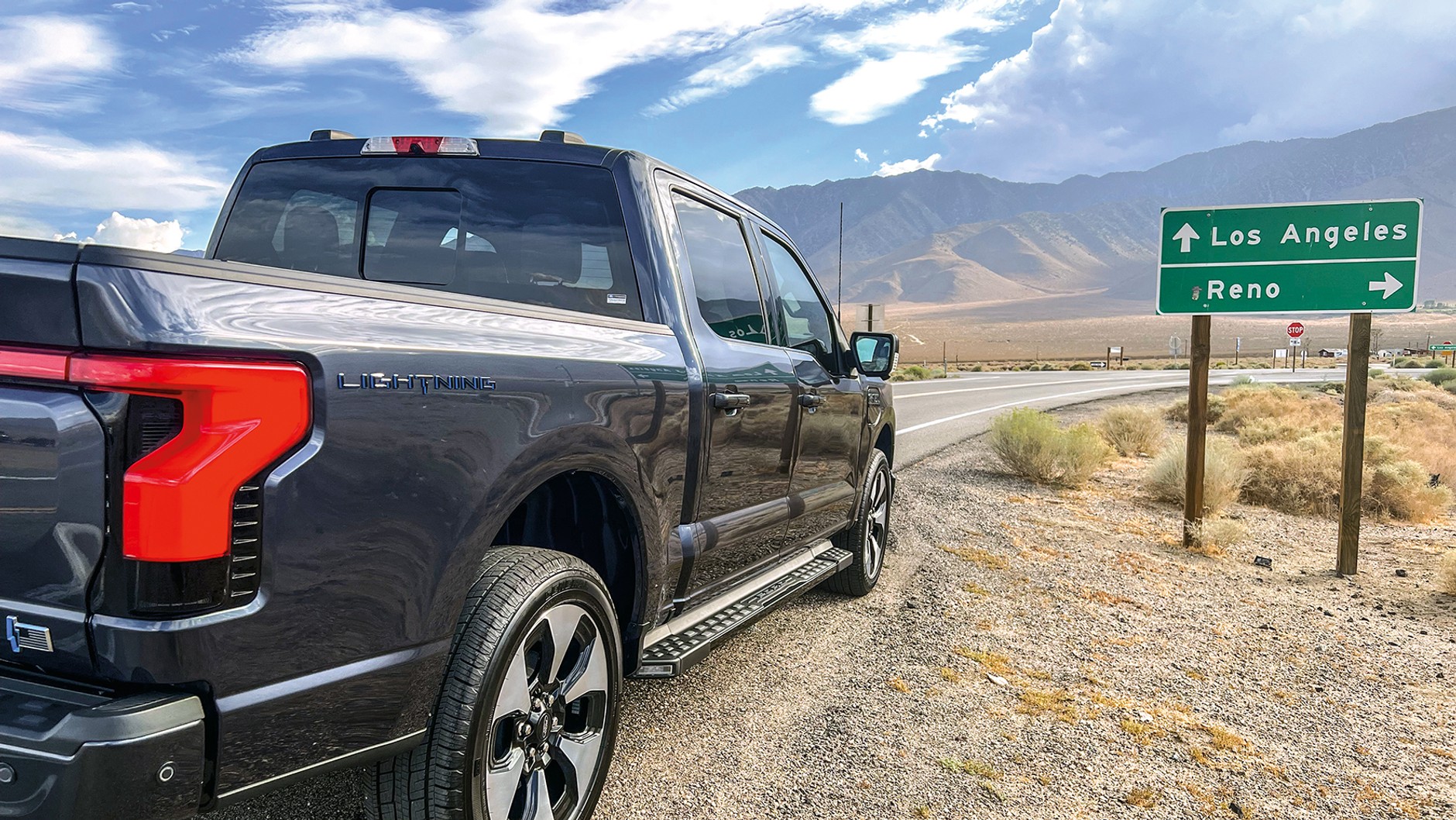 Ford F-150 Lightning na rozdrożu: do mekki bywalców kasyn w Nevadzie, czy do Miasta Aniołów?