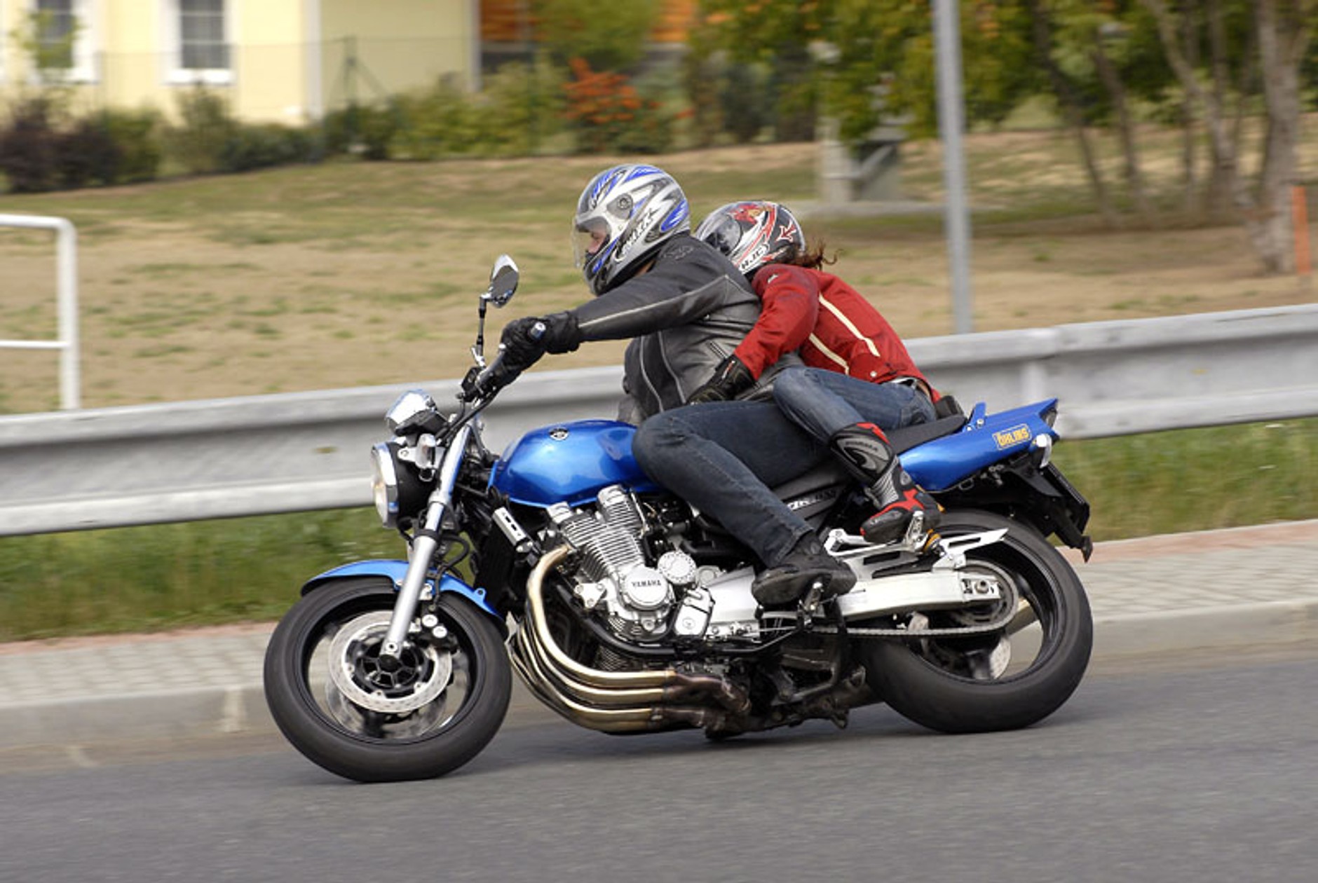 Yamaha XJR 1300: akademicka jazda (test)