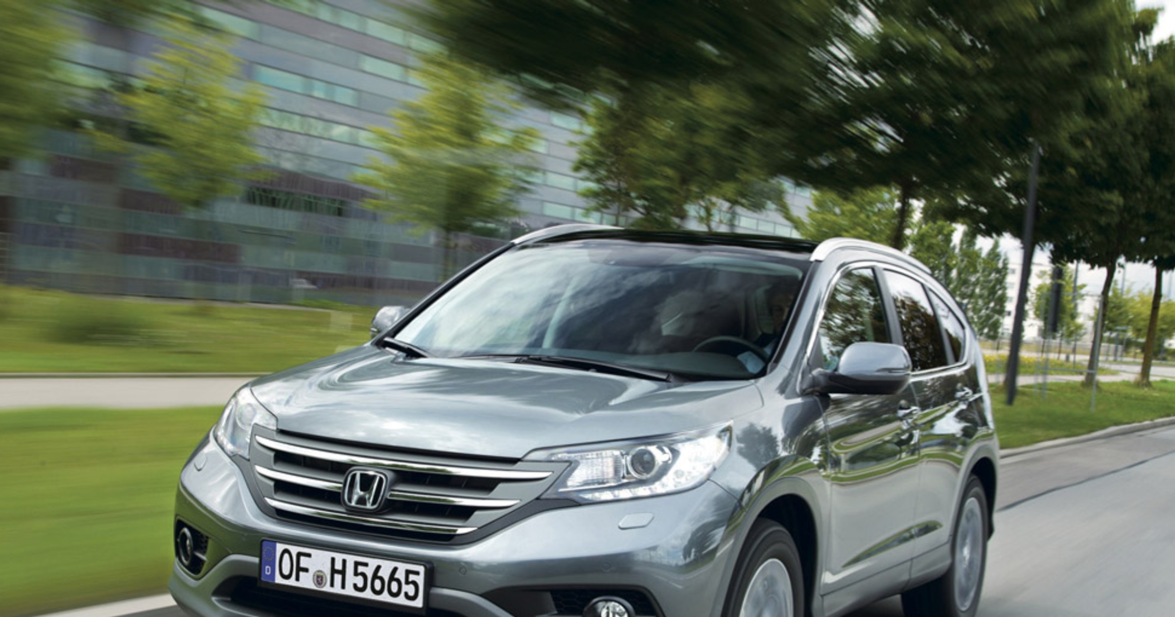 Nowa Honda CR-V: SUV w formacie vana