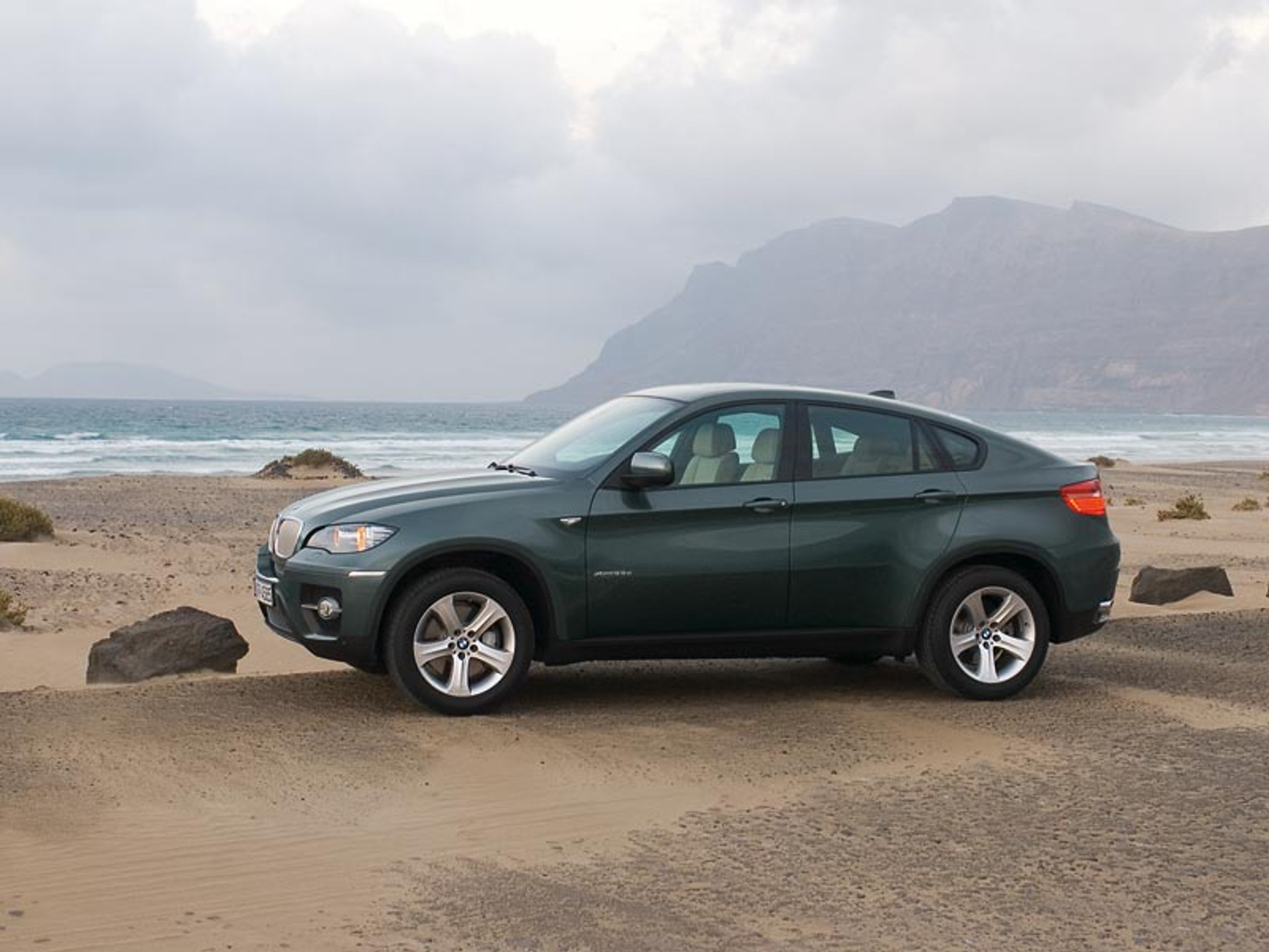 BMW X6 Sports Activity Coupé: fotogaleria, wideo i dane techniczne