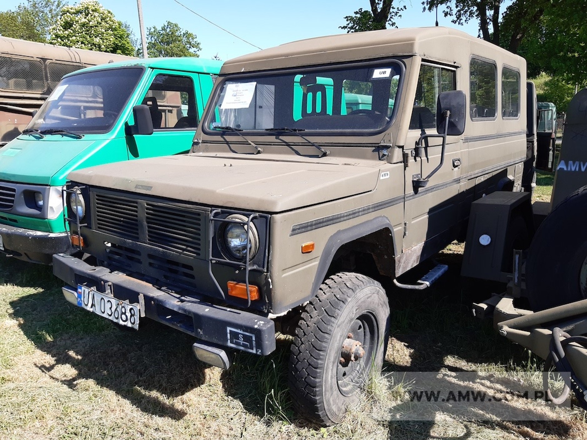 Samochód ciężarowo-osobowy wysokiej mobilności Honker 2324 (wymontowany rozrusznik) 1999 r., 8 tys. zł