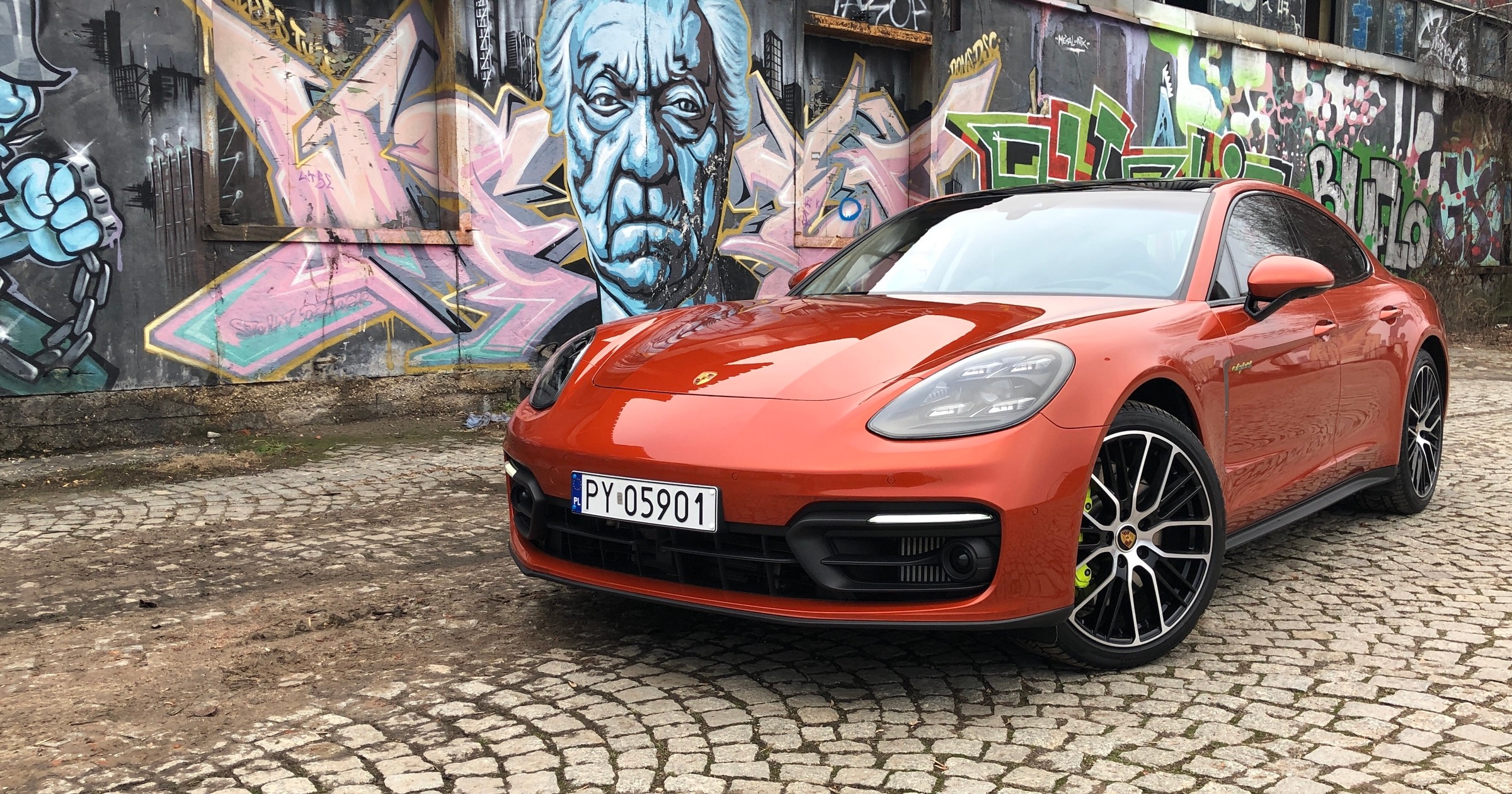Porsche Panamera 4 E-Hybrid Platinum Edition