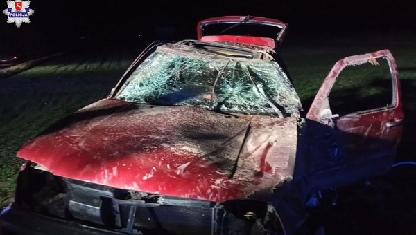 Pierwszy śnieg, lód i pierwsze poważne wypadki na drogach. "Kierowcom brakuje rozwagi"