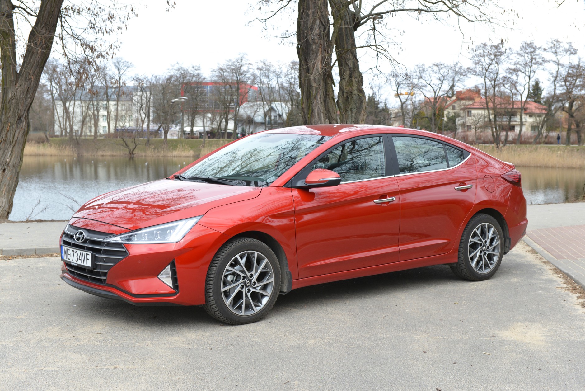 Hyundai Elantra 1.6 6AT