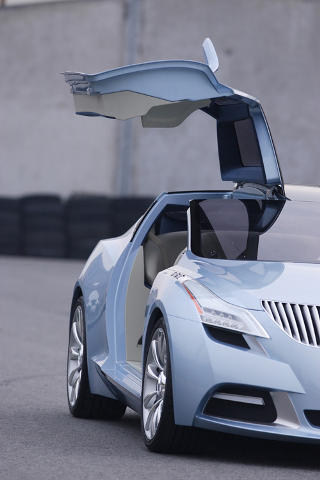 Buick Riviera - Gullwing  z hybrydą