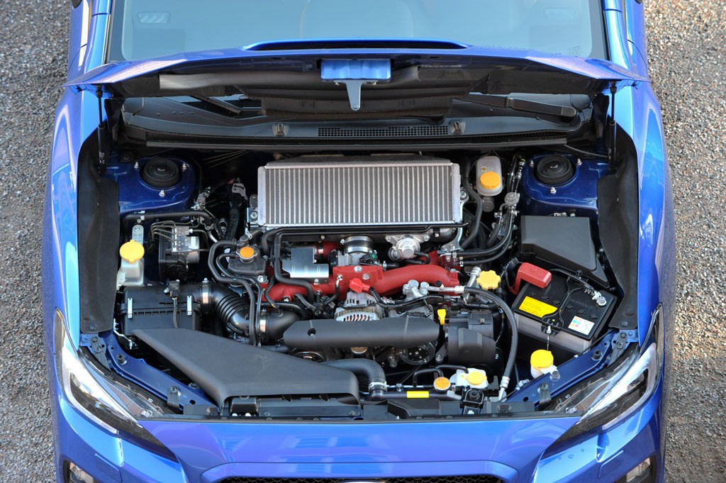 Pod maską pracuje znany turbodoładowany bokser o mocy 300 KM i pojemności 2,5 l z dużym intercoolerem umieszczonym tuż pod maską.