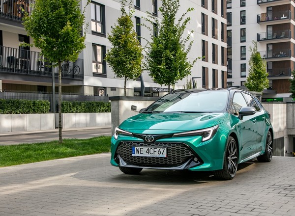 Toyota Corolla sprzedaje się jak ciepłe bułeczki. Właśnie pobiła kolejny rekord
