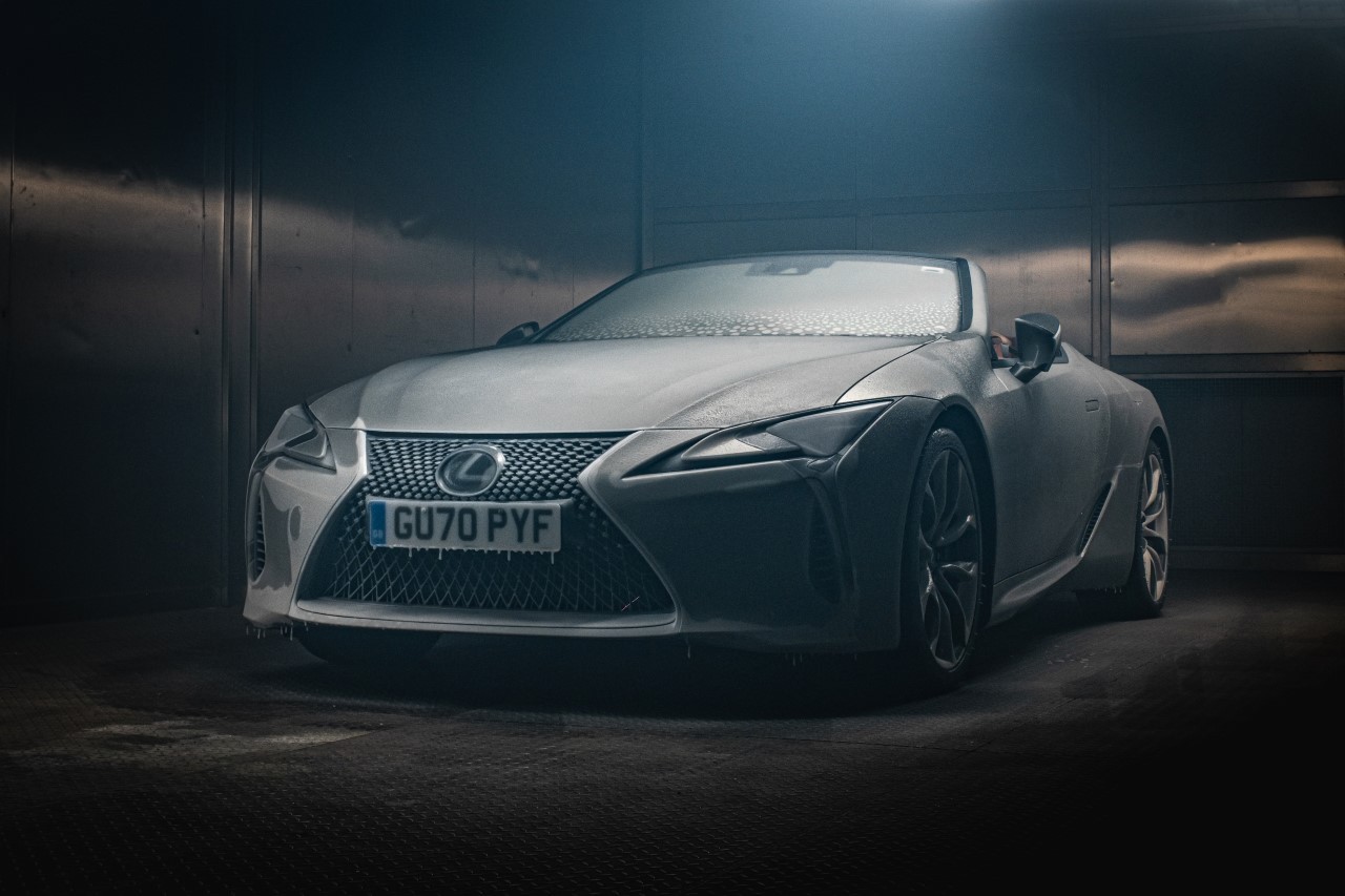 Lexus LC 500 Convertible testowany w zamrażarce