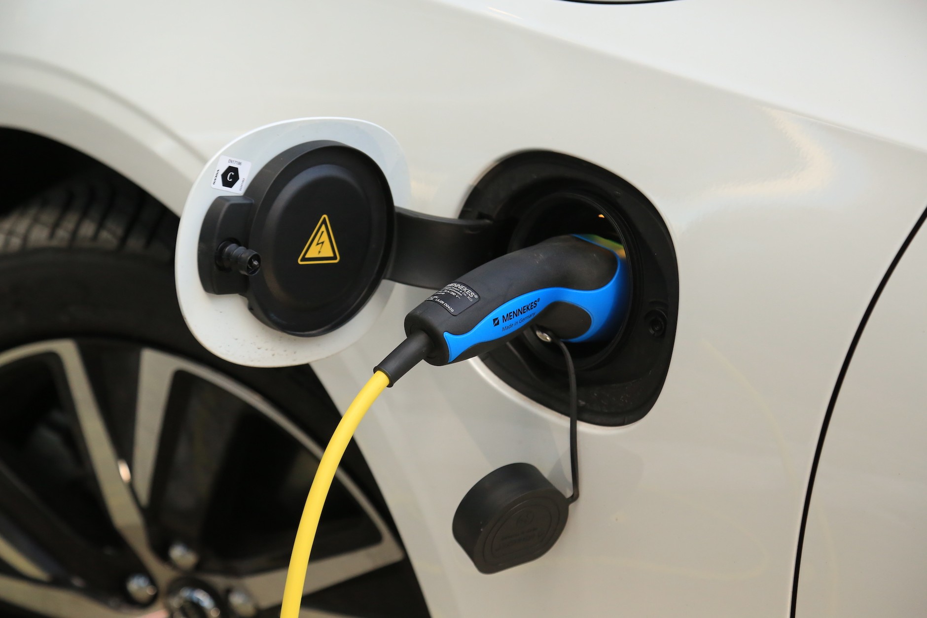 Volvo S90 Recharge T8 AWD