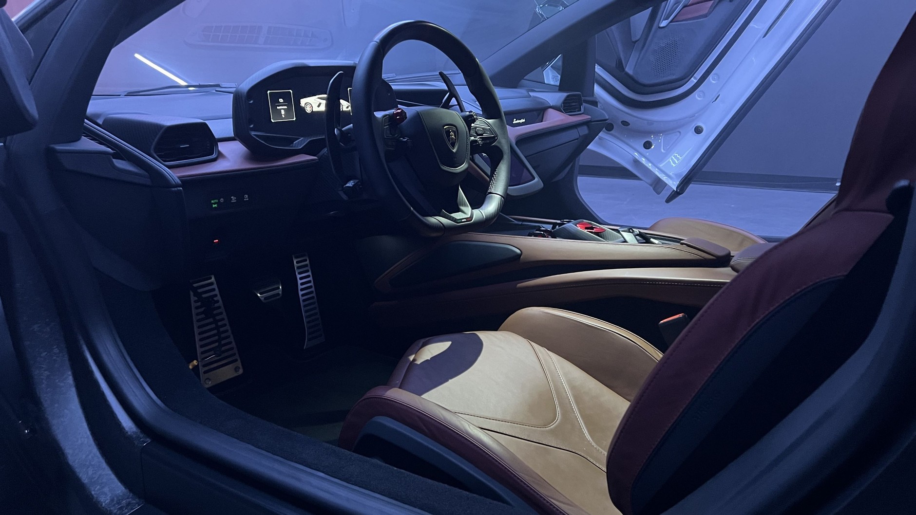 Lamborghini Revuelto