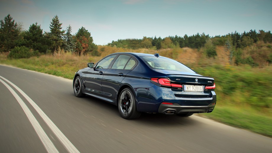 BMW 545e xDrive (2021, G30 LCI)