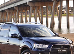Mitsubishi Outlander otrzymał twarz Lancera, już jest w Australii