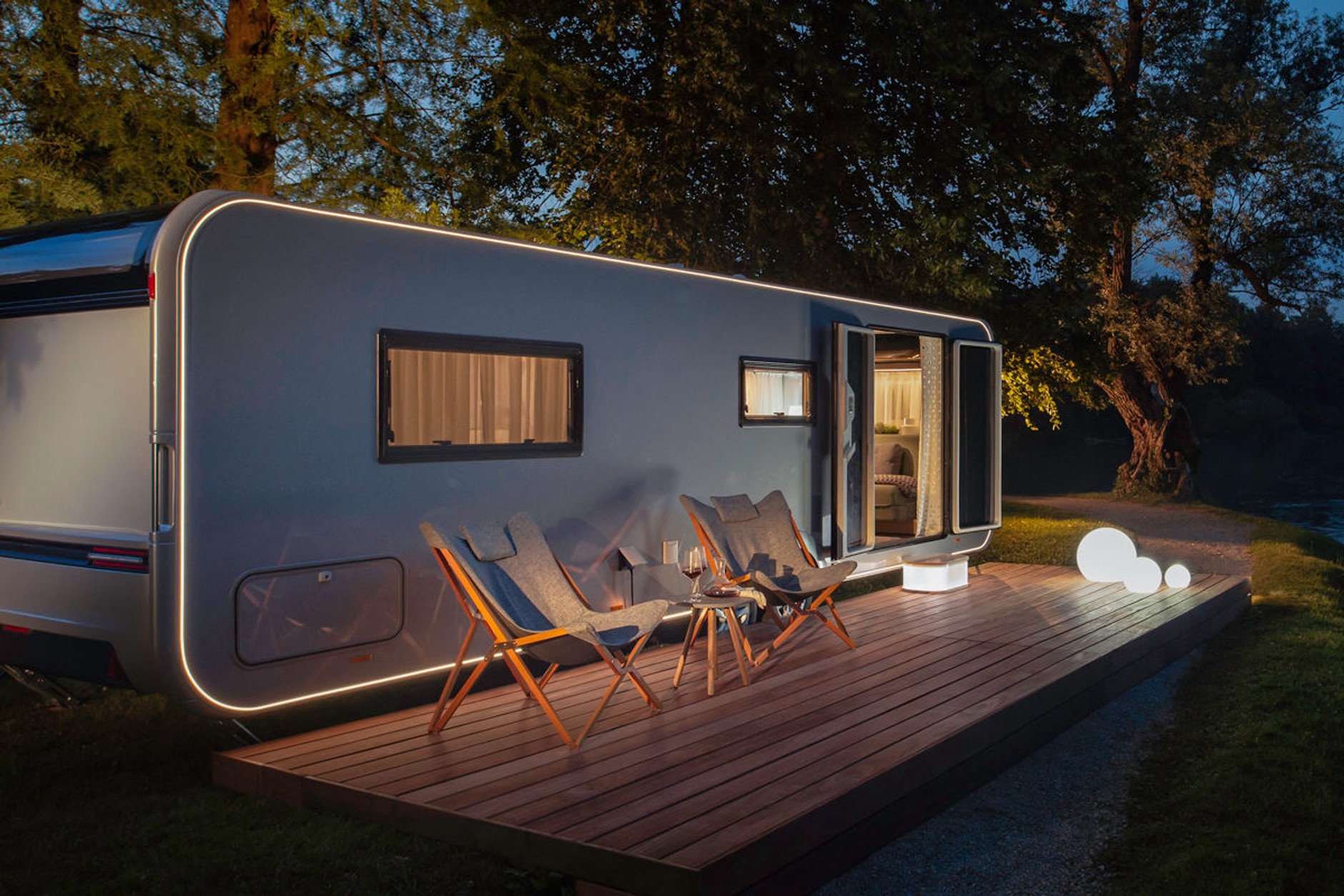 Nowe przyczepy z targów caravaningowych w Stuttgarcie