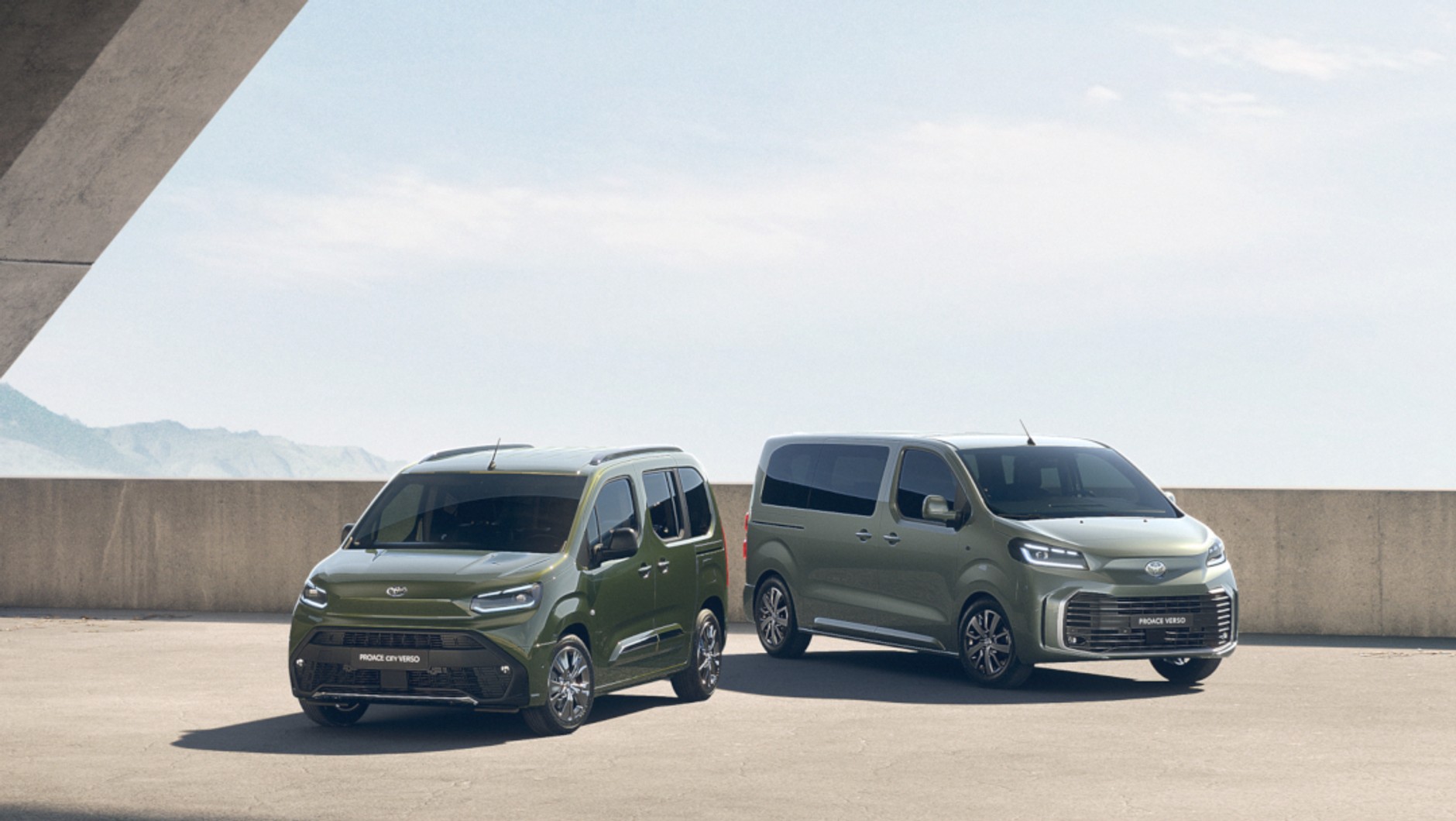 Toyoty Proace City (po lewej) i Proace (po prawej)