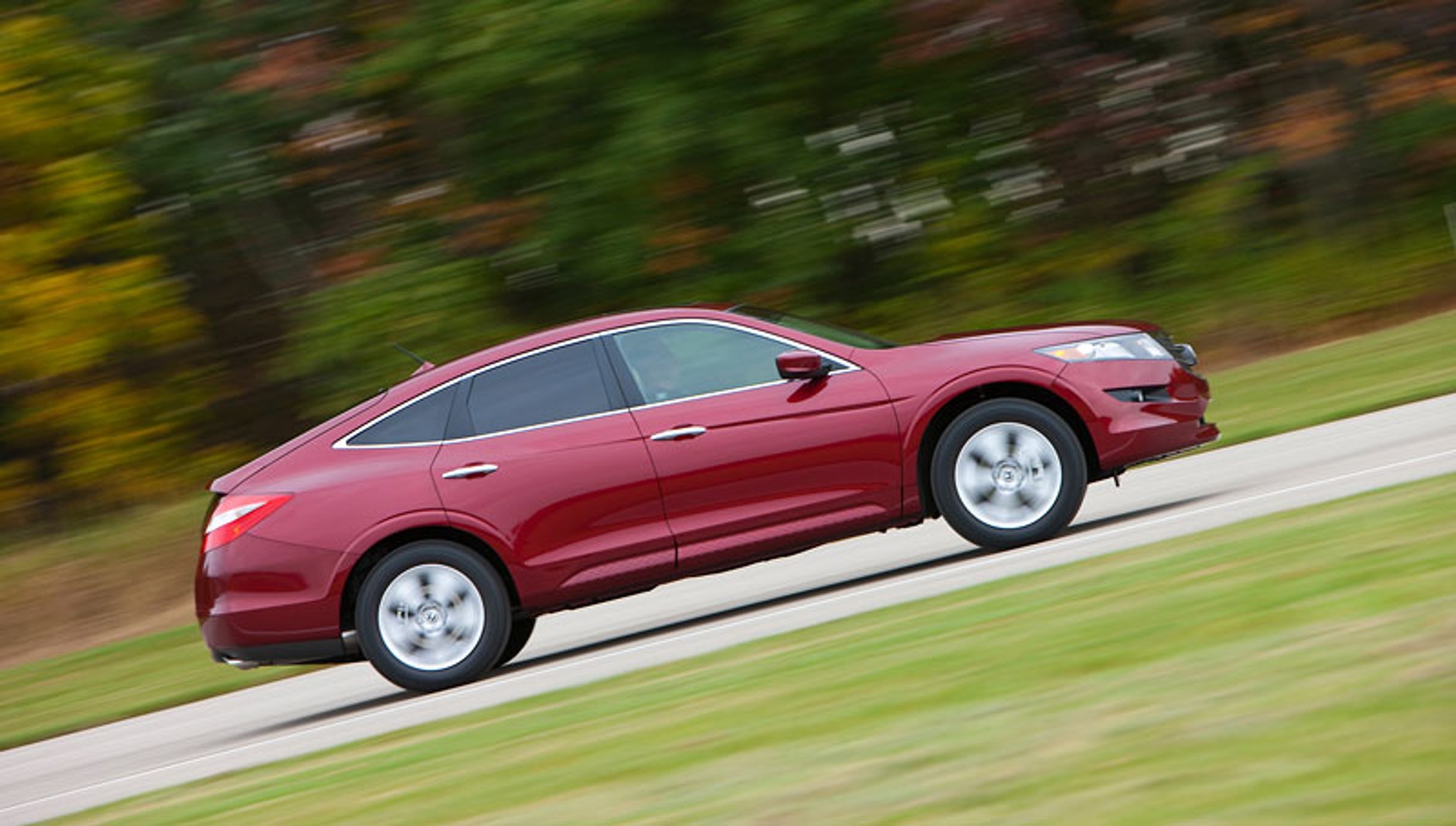 Honda Accord Crosstour: kolejny mikst liftbacka, coupé i SUV-a