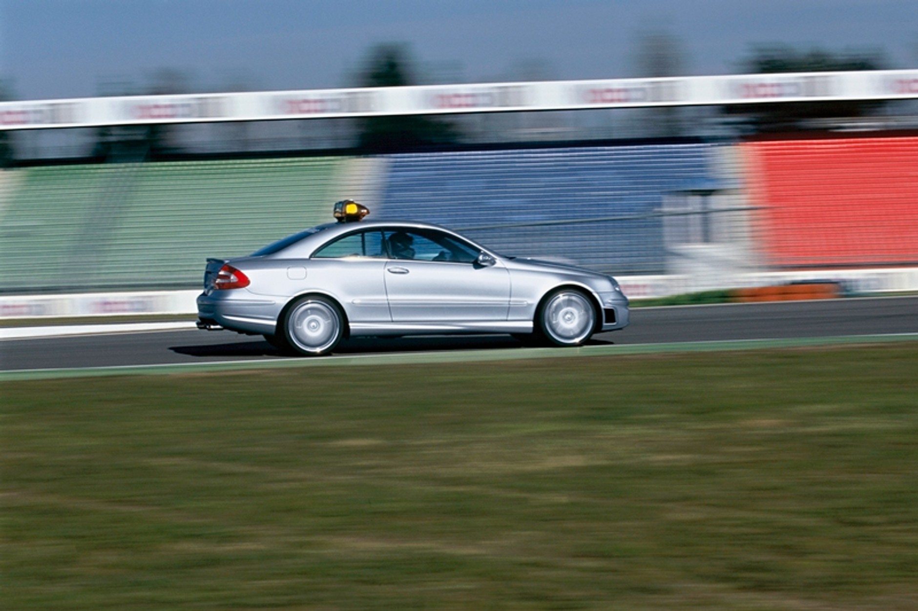 Mercedes SLS AMG to najszybszy safety car świata, ale znalazłem jeszcze kilka ciekawszych