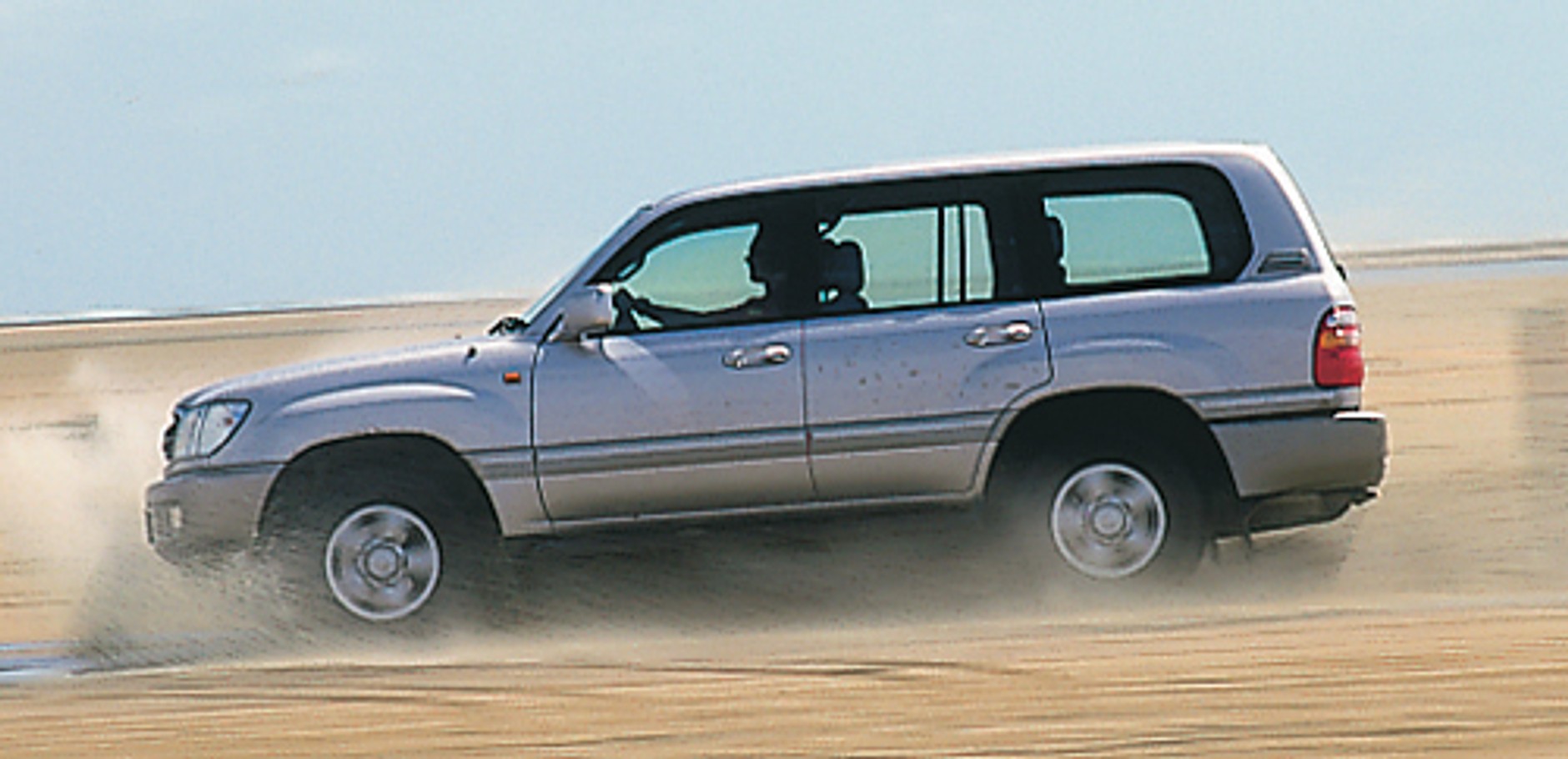 Range Rover kontra Toyota LandCriuser i Mercedes Klasy G