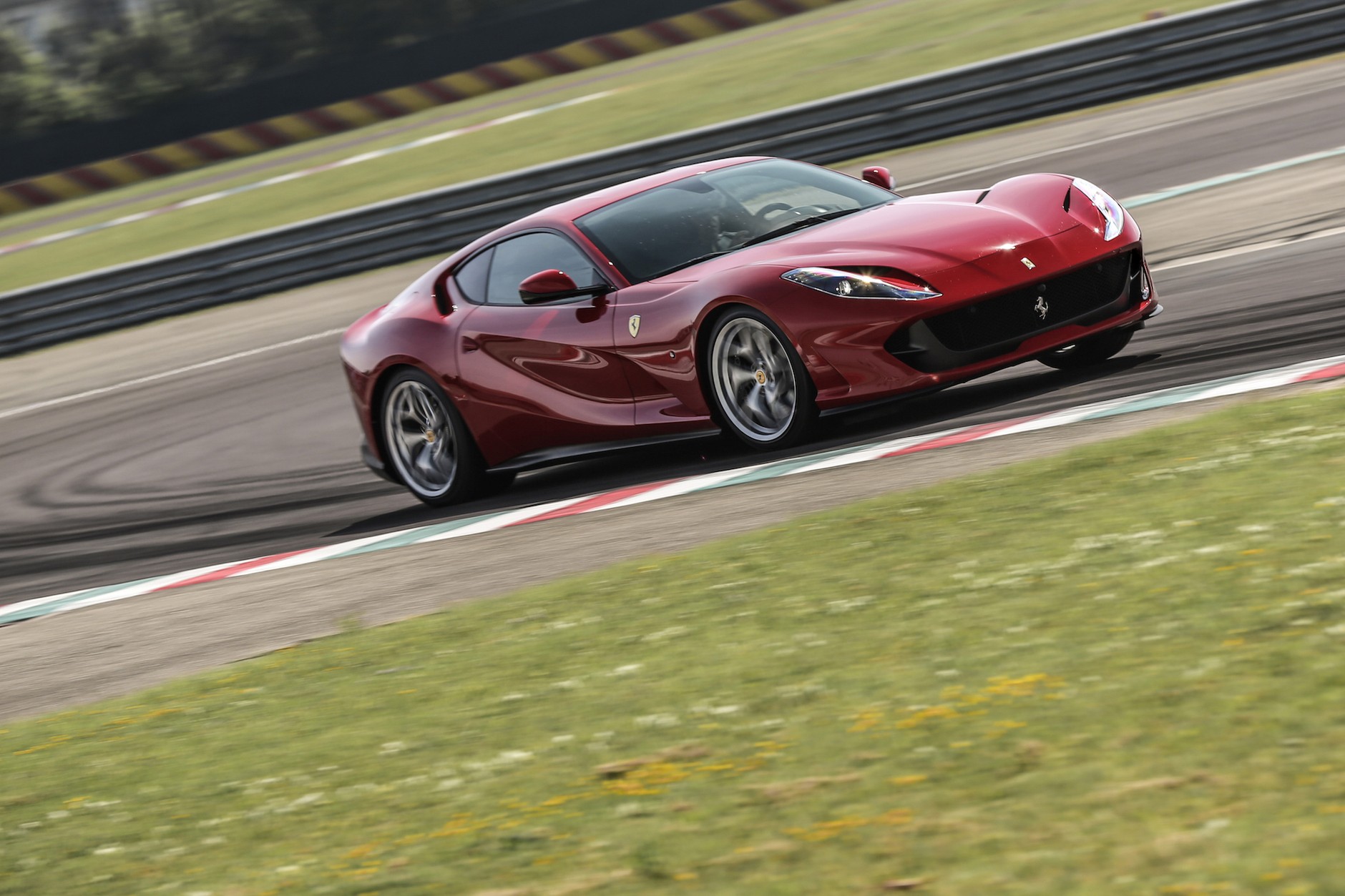800 KM - Ferrari 812 Superfast