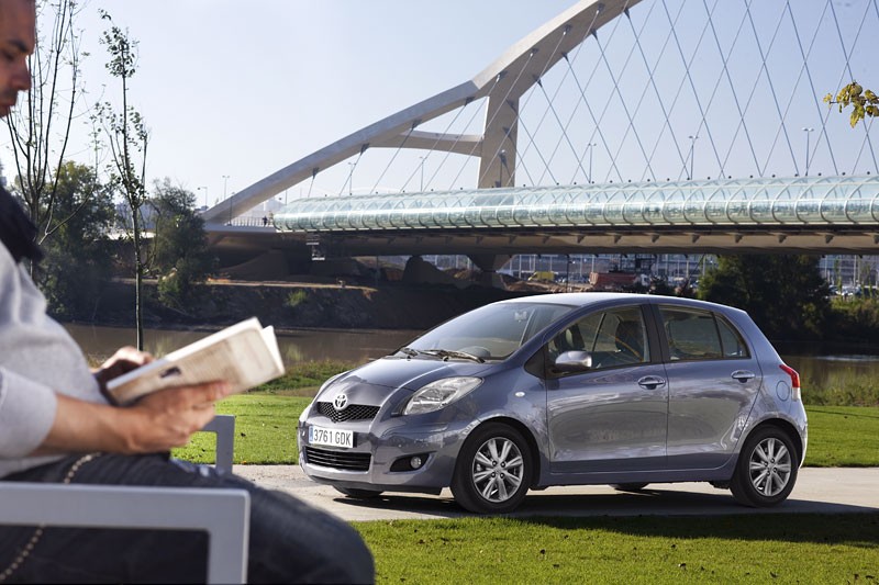 Bolonia 2008: Toyota Yaris FL, nowy silnik 1,33 Dual VVT-i i niższe zużycie paliwa