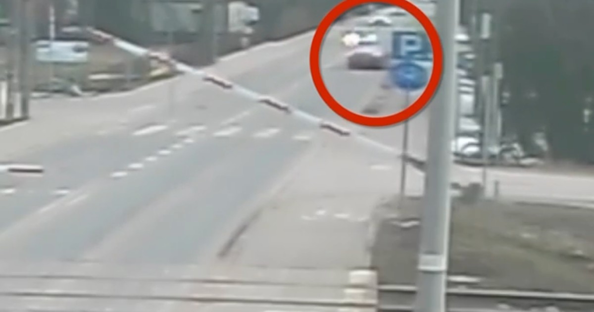 Przejechał  slalomem przez zamknięty przejazd kolejowy