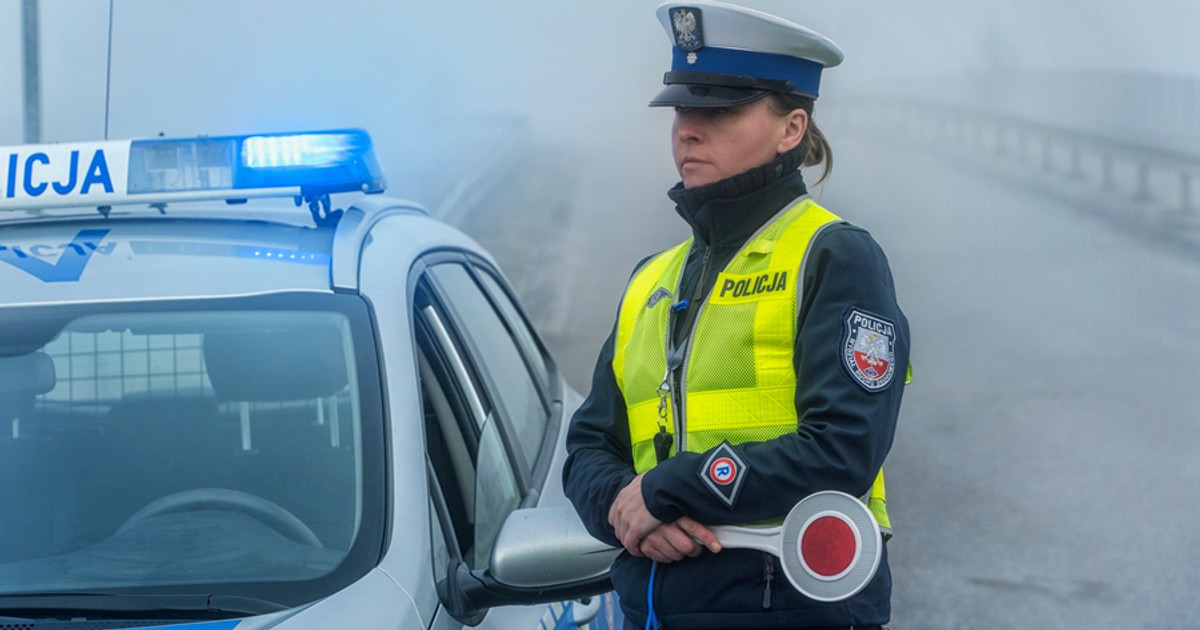 Policjanci zatrzymali kierowcę BMW. Jechał ponad "stówę" w mieście