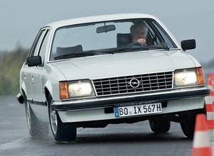 Opel Senator 2.8 S: funkcjonalność i postęp techniczny