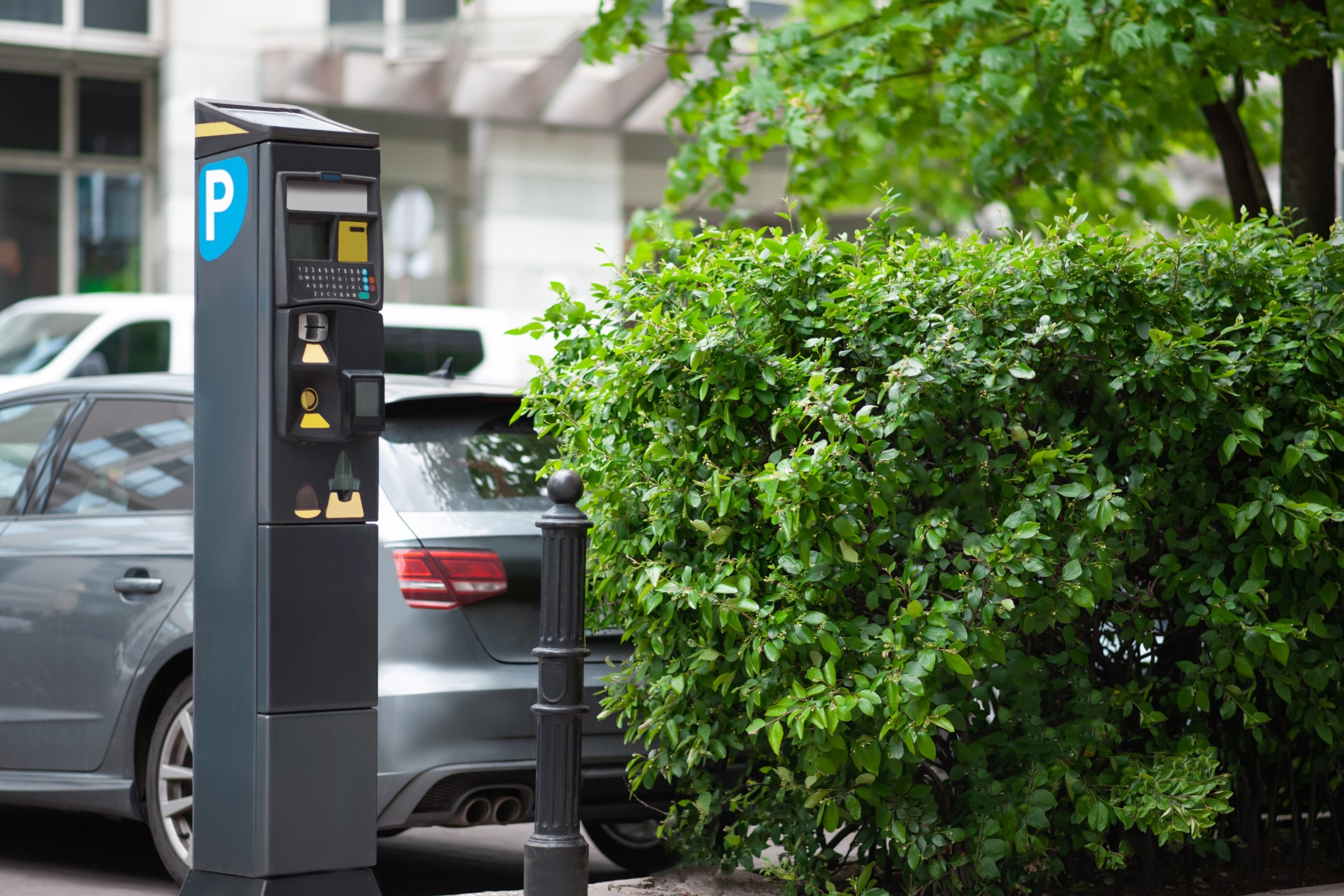 Koniec darmowego parkowania w weekendy? Miasta chętnie sięgają po nowe narzędzie