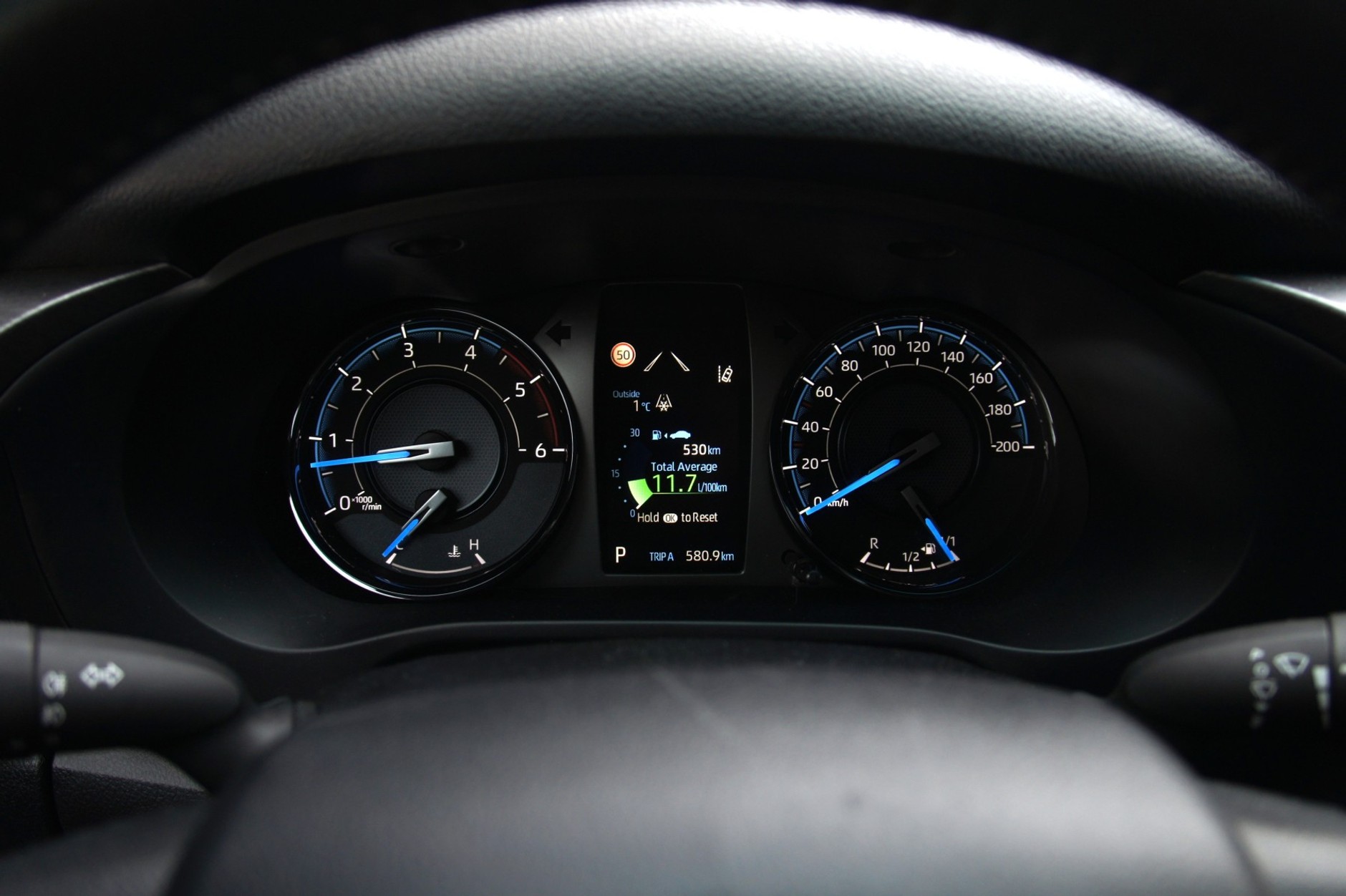 Toyota Hilux 2.8 D-4D MHEV Invincible