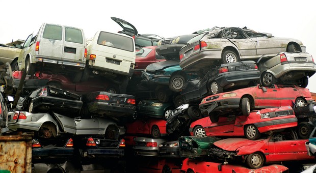Ople, Volkswageny i... jakie auta najczęściej oddajemy do kasacji? | TOP 10