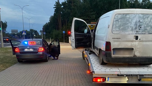 Policjanci myśleli, że jest pod wpływem alkoholu. Gdy go zatrzymali, nie mogli uwierzyć w to, co zobaczyli