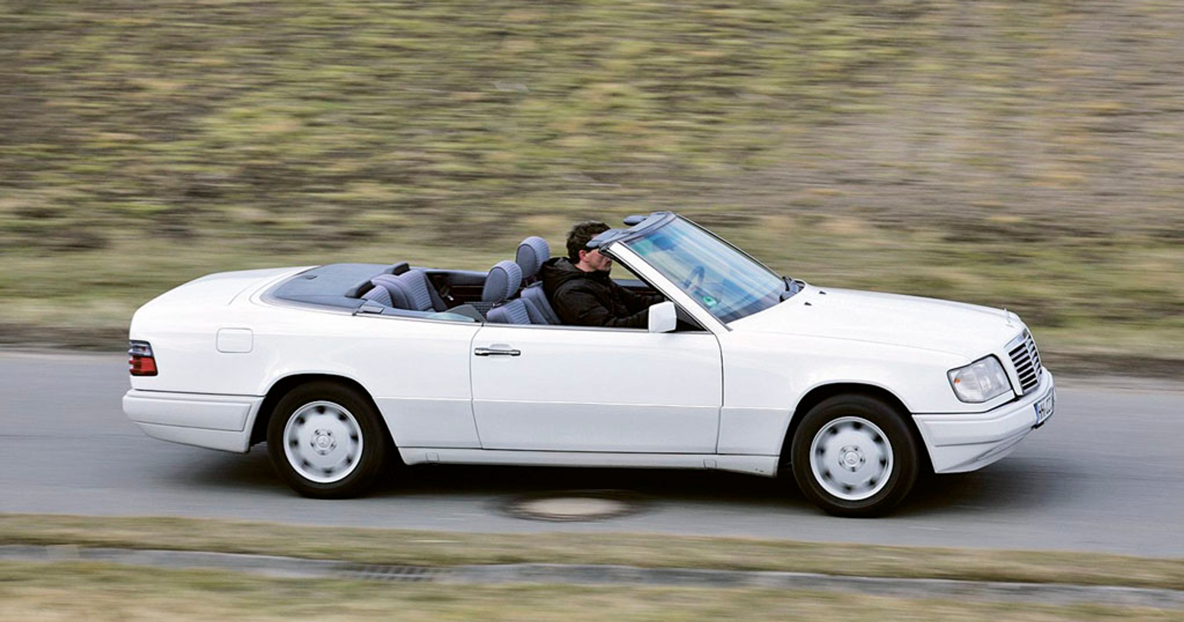 Mercedes 124 cabrio - kabriolet na cztery pory roku