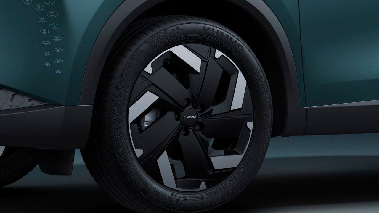 Do Polski Omoda 7 trafi od razu z wydajnym układem hybrydowym typu plug-in