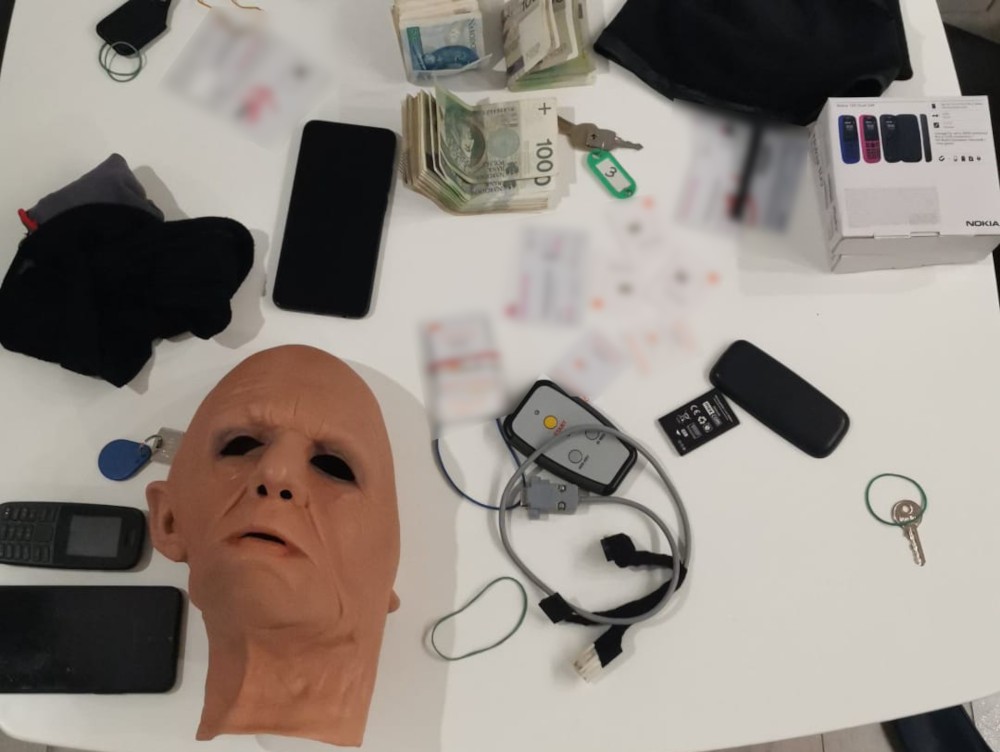 Policjanci z Otwocka rozbili gang złodziei i paserów samochodów