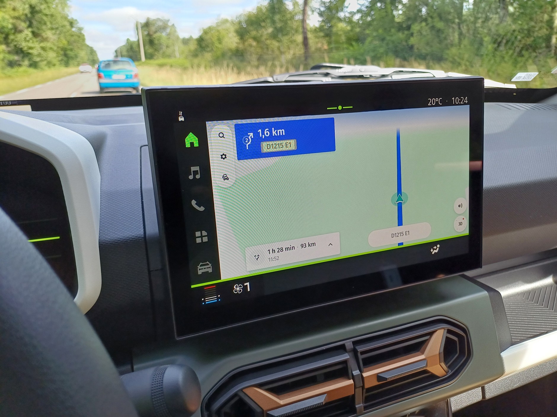 Nowa Dacia Spring: m.in. dla tego ekranu warto kupić wersję Extreme