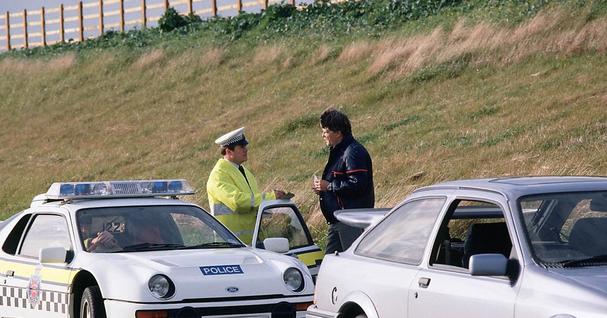 Ford w policyjnym mundurze