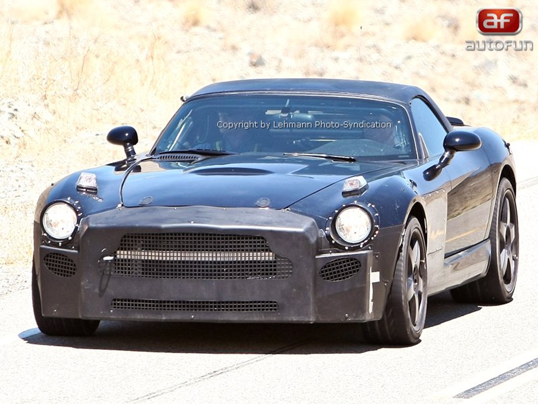 Zdjęcia szpiegowskie: Mercedes W197 – powrót nowego Gullwinga