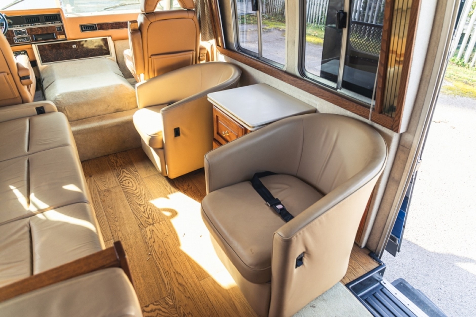 Airstream 350LE do kupienia na aukcji