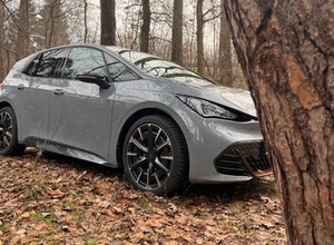 Cupra Born. Hot hatch i silnik elektryczny: czy takie połączenie ma sens?