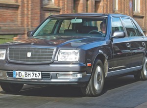 Toyota Century II - drzwi do władzy